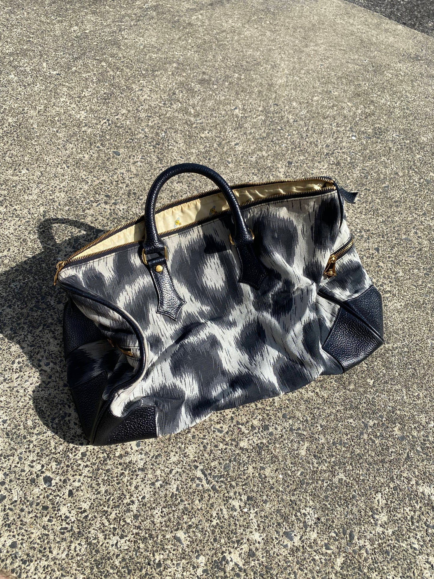 * Vivienne Westwood Hand Bag Leopard Pattern